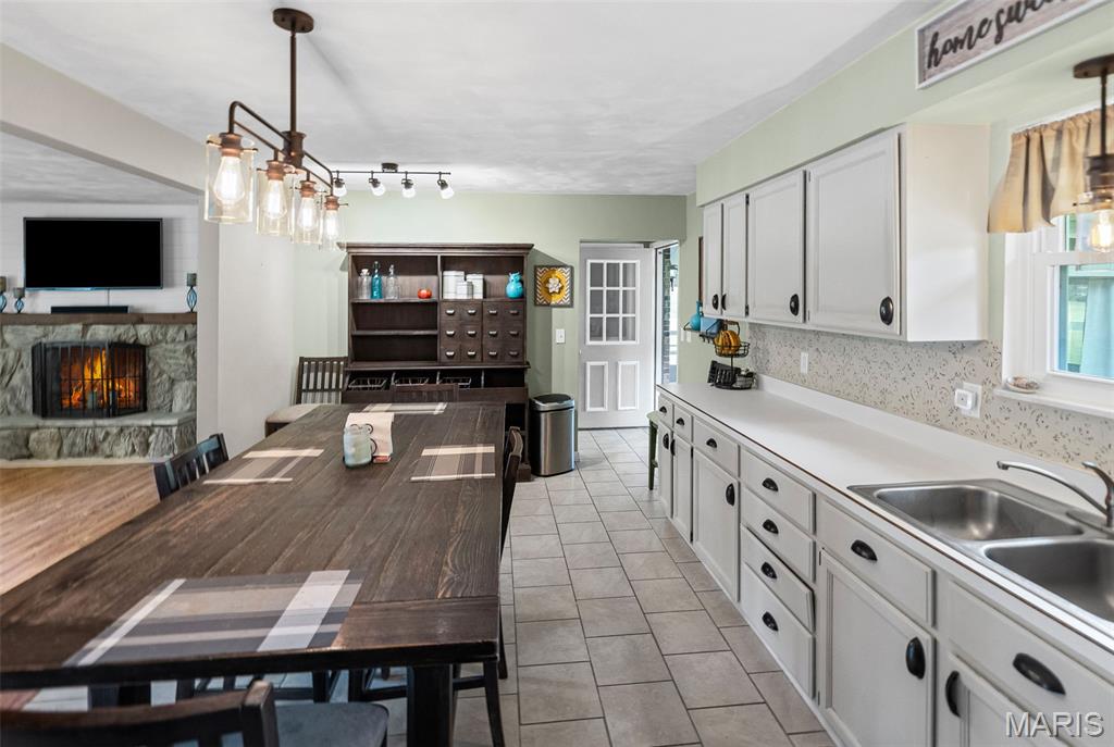 707 Pine Tree Lane, Freeburg, IL, 62243
