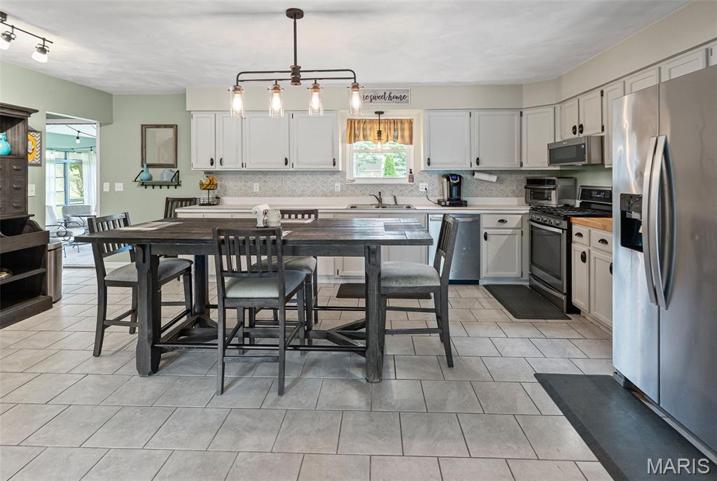 707 Pine Tree Lane, Freeburg, IL, 62243