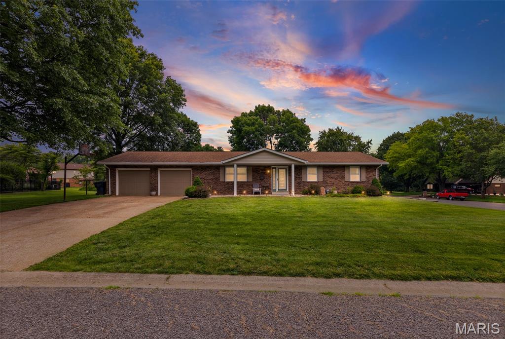707 Pine Tree Lane, Freeburg, IL, 62243