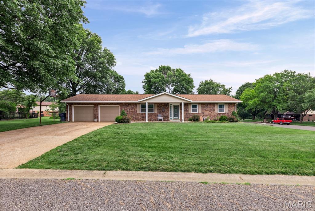 707 Pine Tree Lane, Freeburg, IL, 62243
