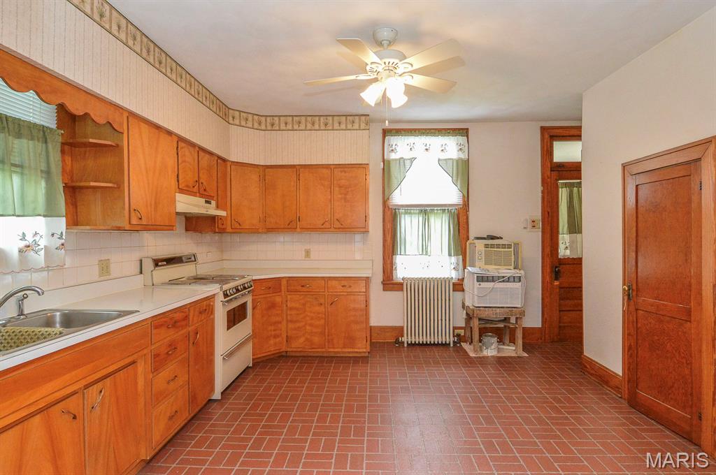 611 E Olive Street, Red Bud, IL, 62278