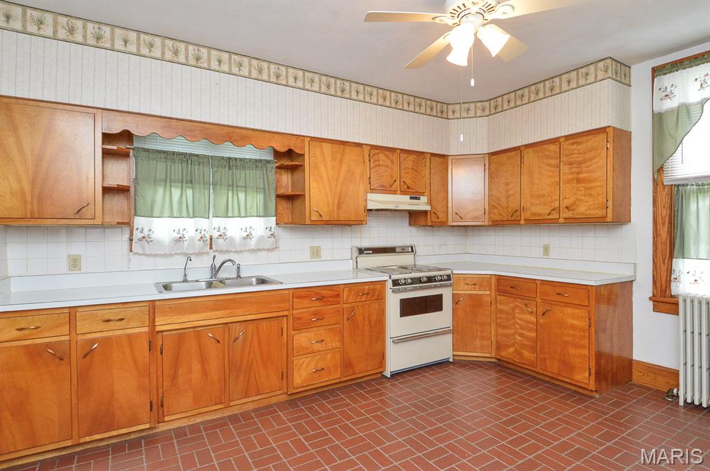 611 E Olive Street, Red Bud, IL, 62278