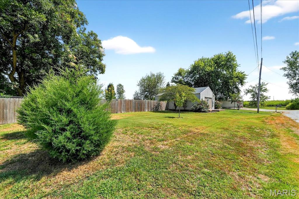 9 E Church Street, Lenzburg, IL, 62255