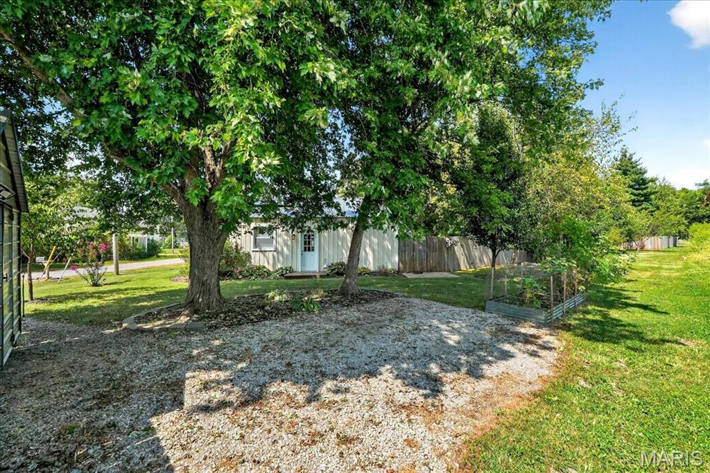 9 E Church Street, Lenzburg, IL, 62255