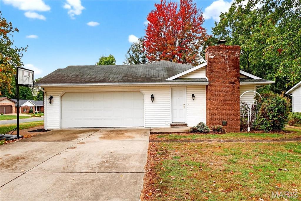 201 Oak Tree Drive, Columbia, IL, 62236-1145