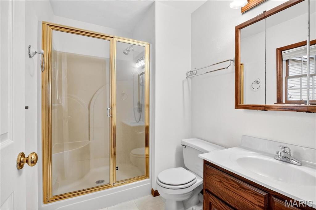 201 Oak Tree Drive, Columbia, IL, 62236-1145