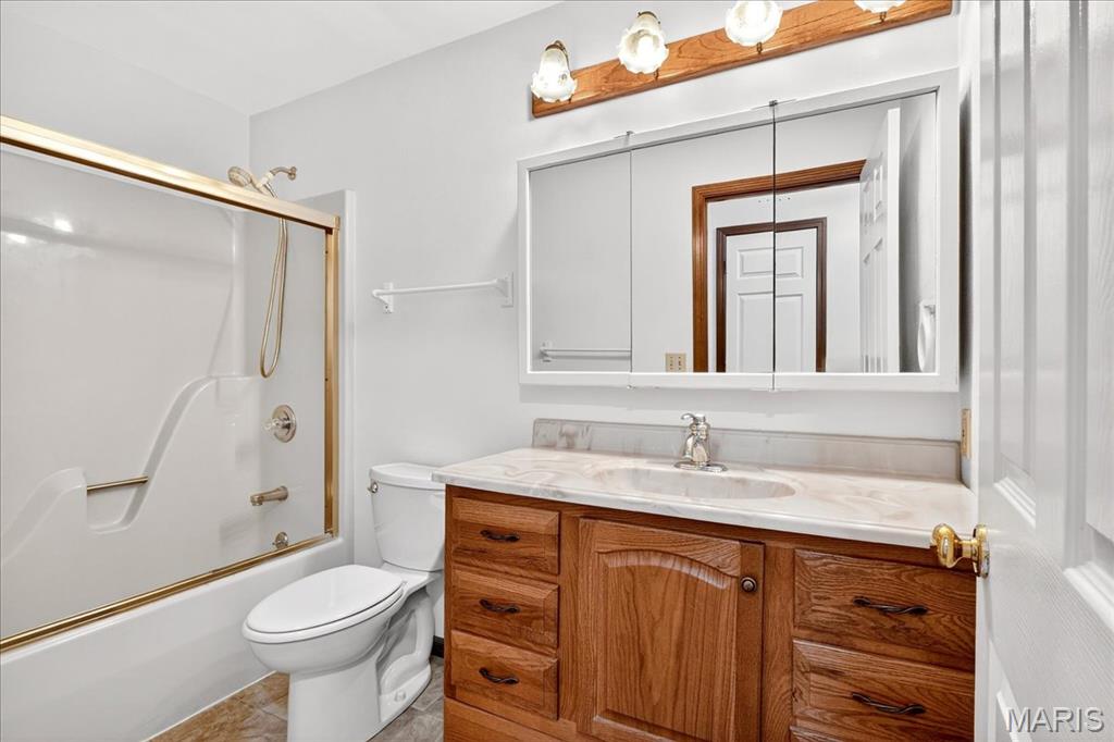 201 Oak Tree Drive, Columbia, IL, 62236-1145