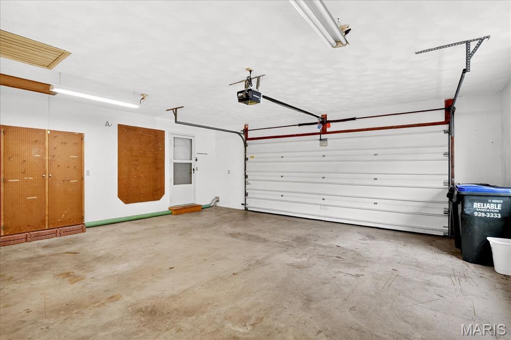 201 Oak Tree Drive, Columbia, IL, 62236-1145