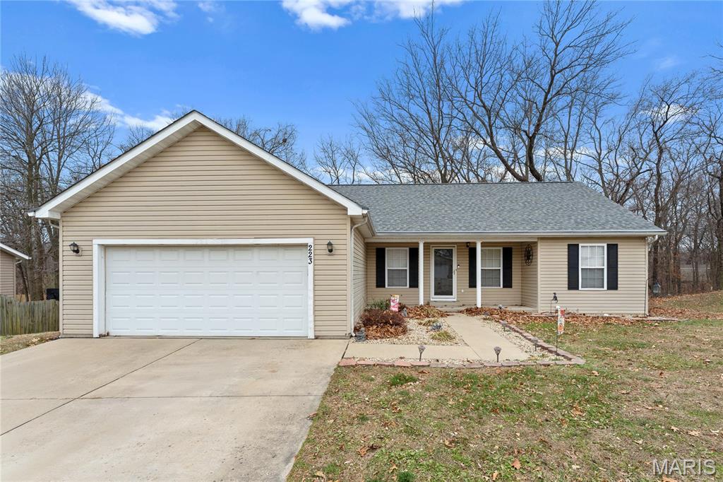 223 N Cedar Bluff Drive, Valmeyer, IL, 62295