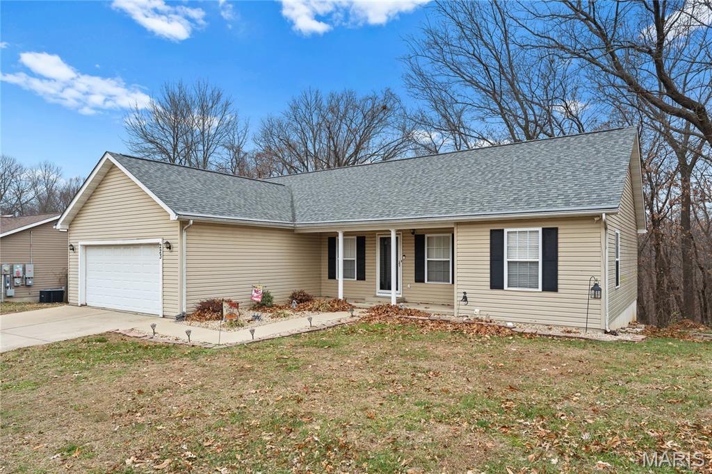 223 N Cedar Bluff Drive, Valmeyer, IL, 62295
