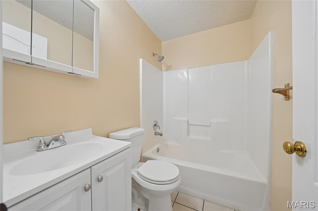 1203 Advance Drive, Florissant, MO, 63031-1421