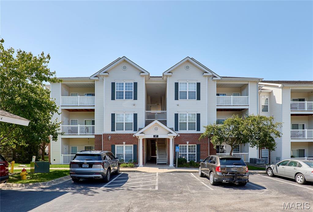 37 Kassebaum Lane #203, St Louis, MO, 63129