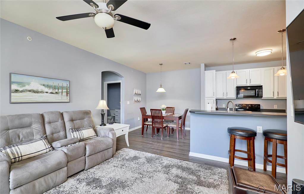 37 Kassebaum Lane #203, St Louis, MO, 63129