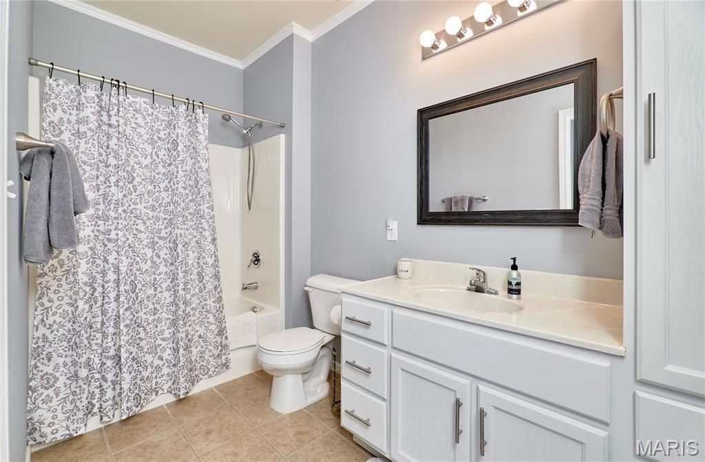 37 Kassebaum Lane #203, St Louis, MO, 63129