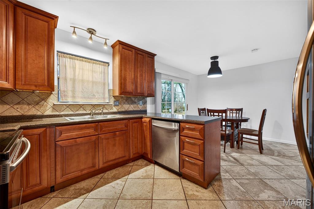 713 Plaza Drive, O'Fallon, MO, 63366