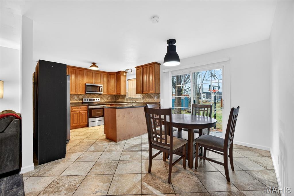 713 Plaza Drive, O'Fallon, MO, 63366