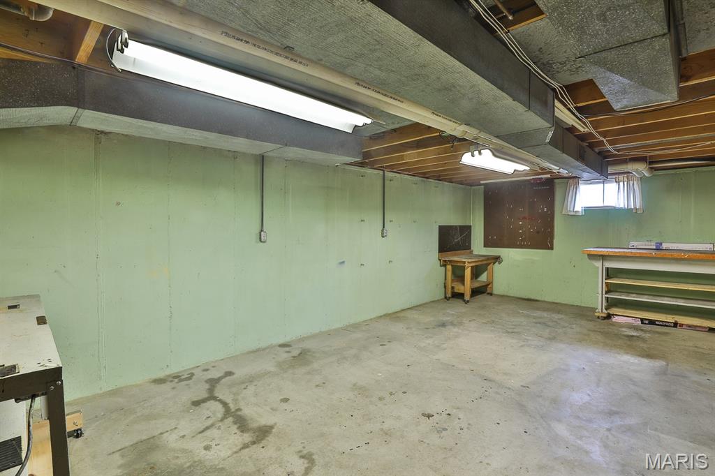 127 S Cardinal Lane, St Charles, MO, 63301-1284