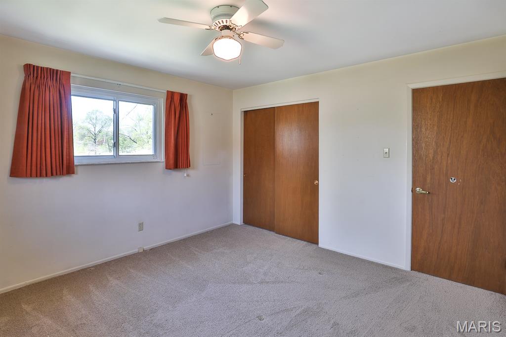 127 S Cardinal Lane, St Charles, MO, 63301-1284