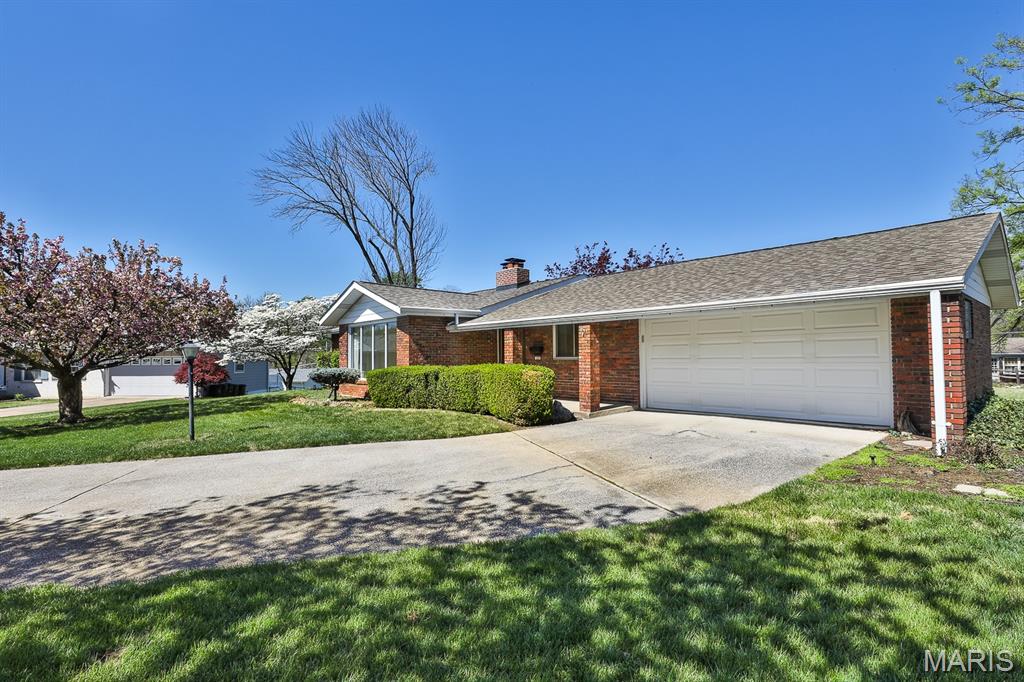 127 S Cardinal Lane, St Charles, MO, 63301-1284