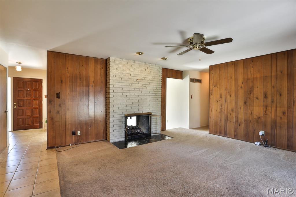 127 S Cardinal Lane, St Charles, MO, 63301-1284