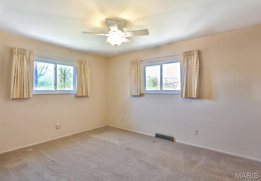 127 S Cardinal Lane, St Charles, MO, 63301-1284