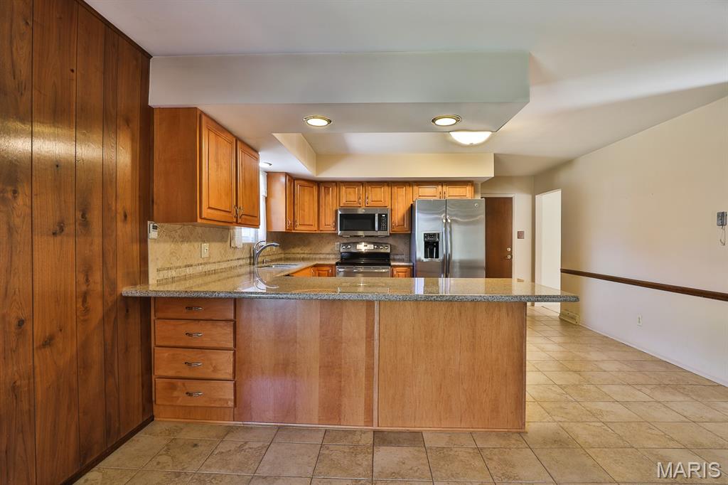 127 S Cardinal Lane, St Charles, MO, 63301-1284