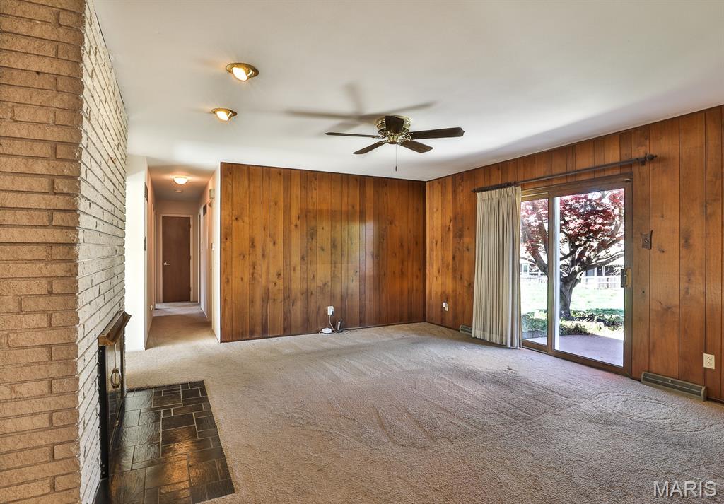 127 S Cardinal Lane, St Charles, MO, 63301-1284