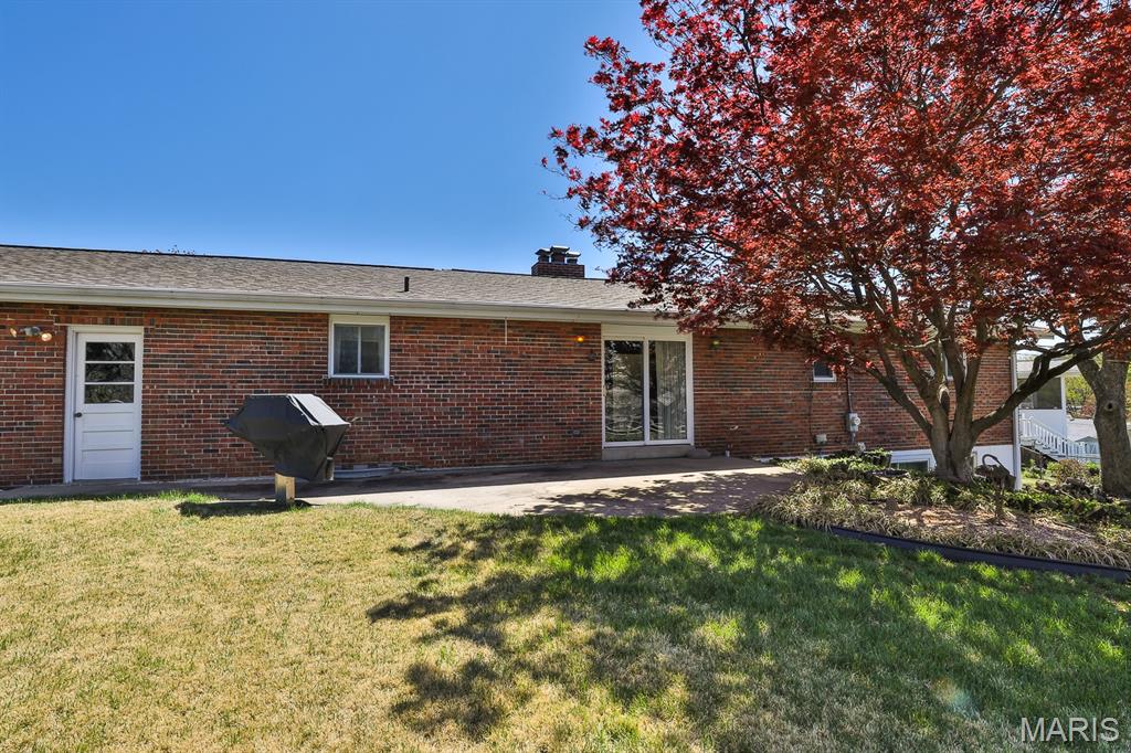127 S Cardinal Lane, St Charles, MO, 63301-1284