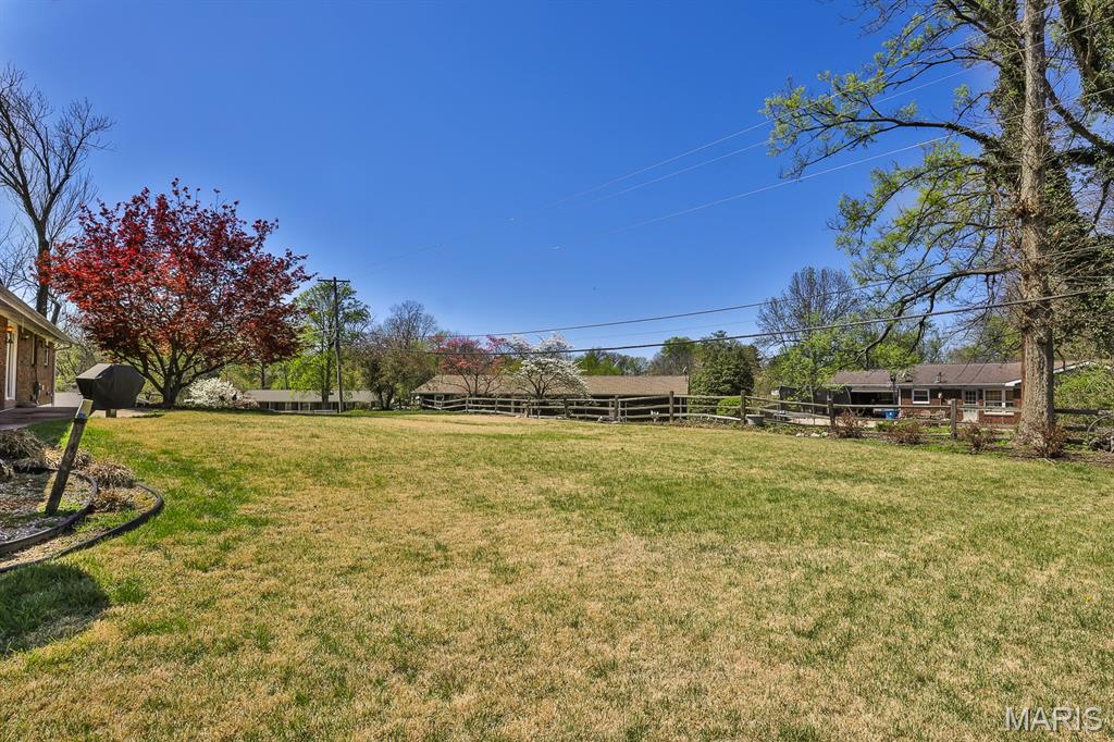 127 S Cardinal Lane, St Charles, MO, 63301-1284