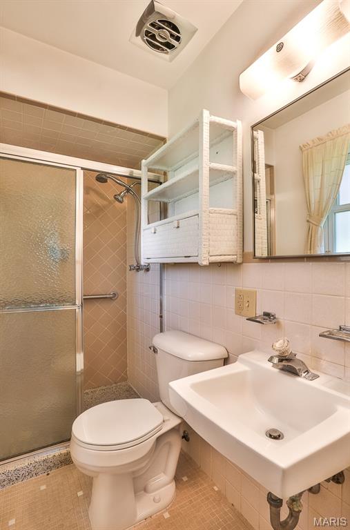 127 S Cardinal Lane, St Charles, MO, 63301-1284