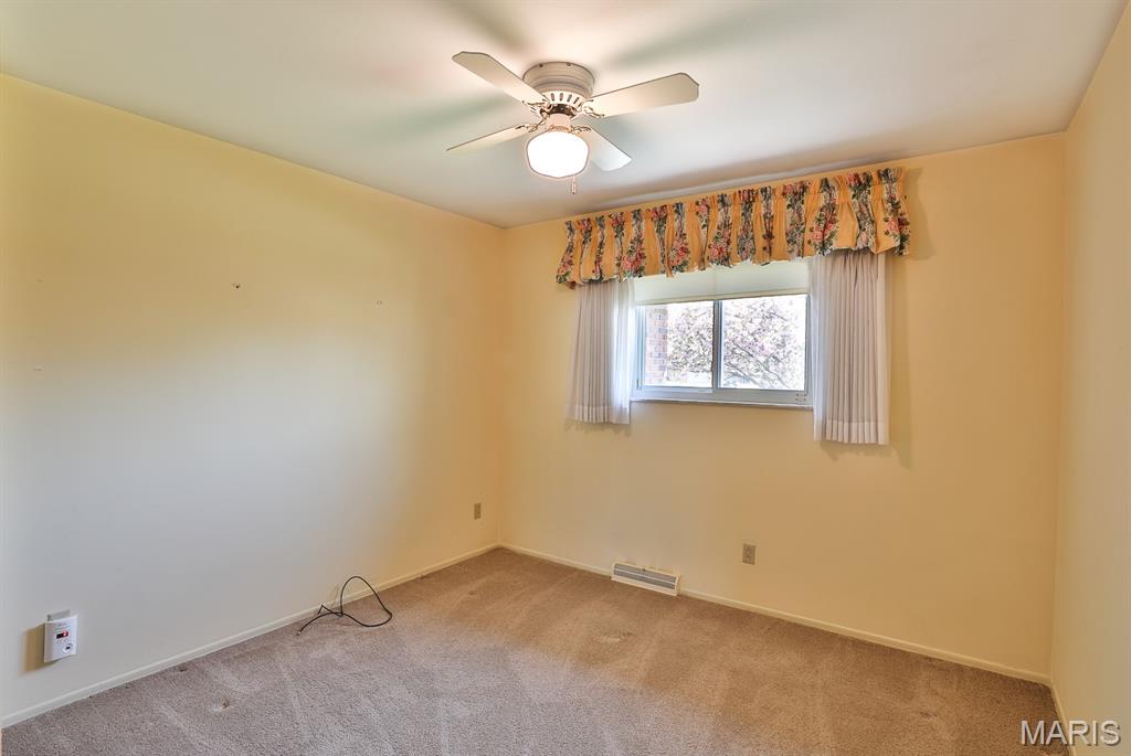 127 S Cardinal Lane, St Charles, MO, 63301-1284