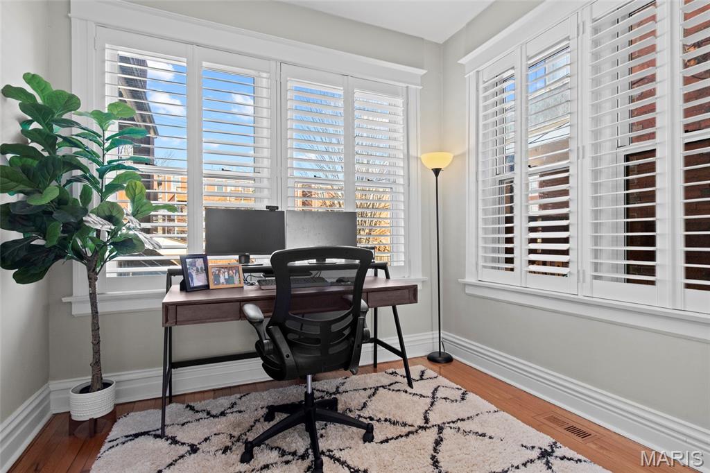 6117 Westminster Place, St Louis, MO, 63112-6311