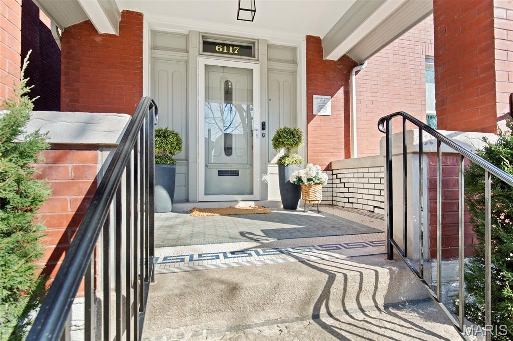 6117 Westminster Place, St Louis, MO, 63112-6311
