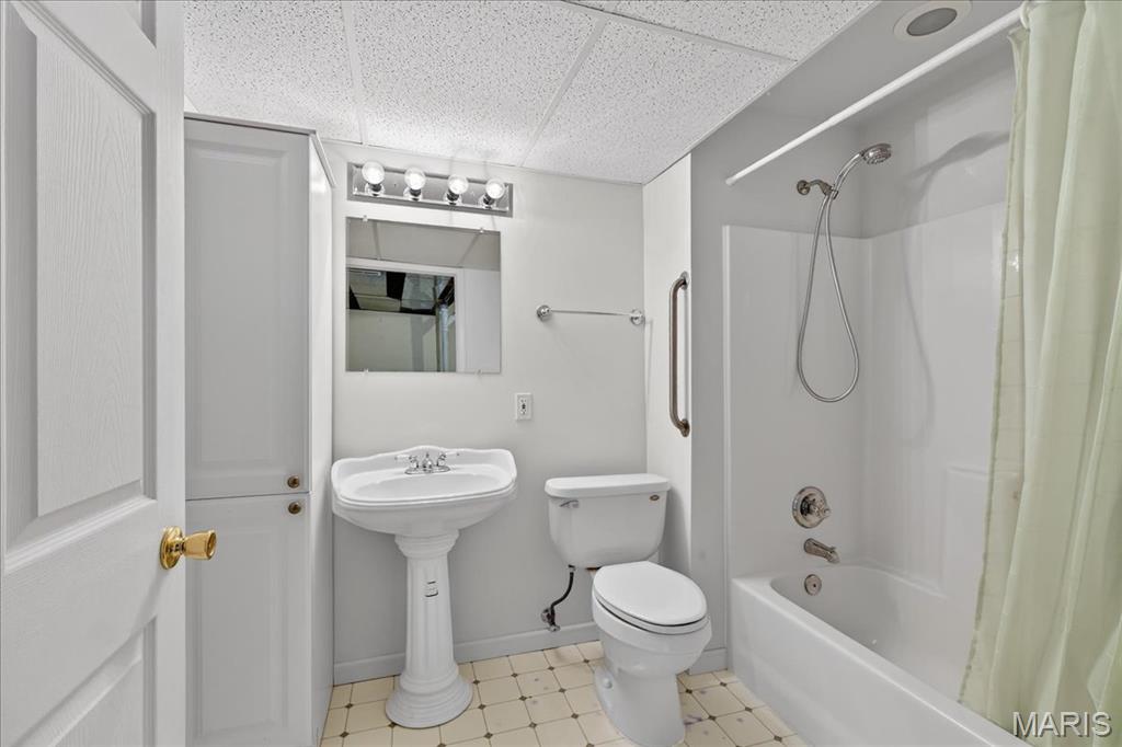 307 Longview Drive, Columbia, IL, 62236-2080