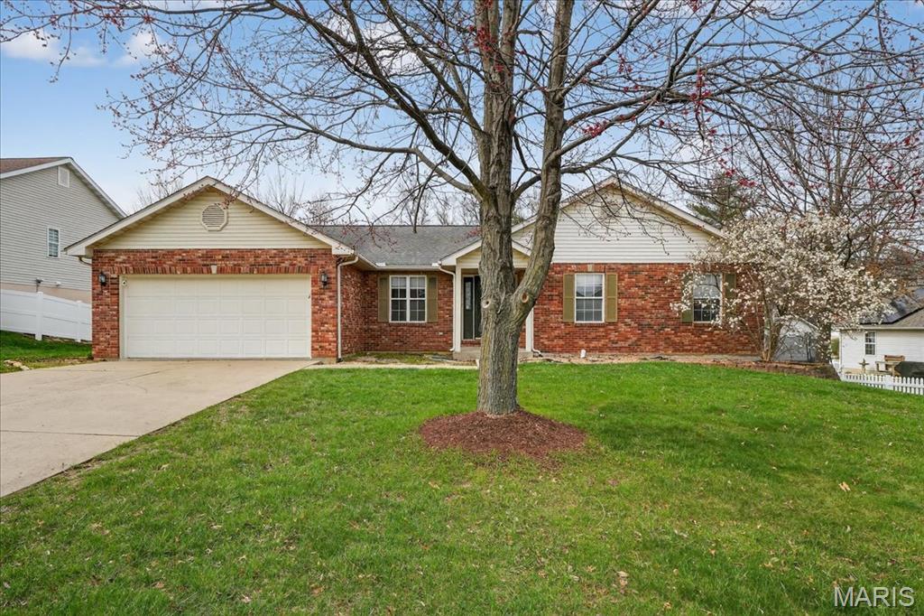 307 Longview Drive, Columbia, IL, 62236-2080