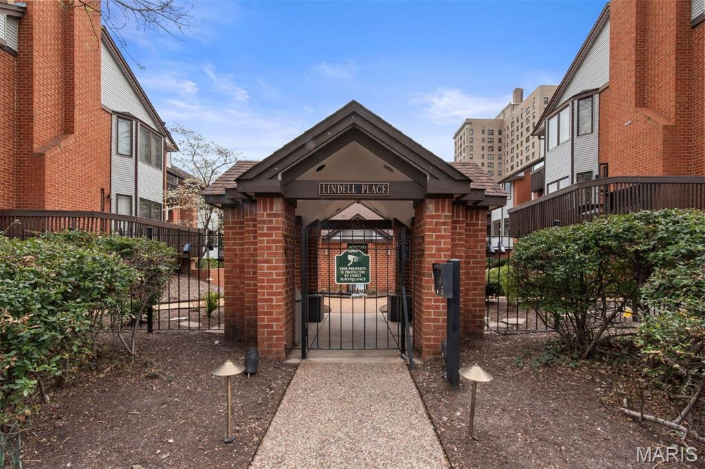 4444 Lindell Boulevard #6, St Louis, MO, 63108-2473