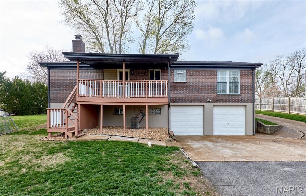 17 Ridgemoor Drive, Fenton, MO, 63026