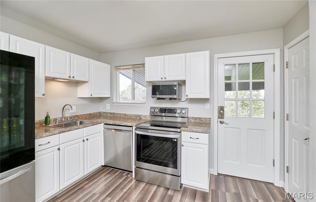 17 Ridgemoor Drive, Fenton, MO, 63026