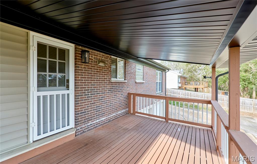 17 Ridgemoor Drive, Fenton, MO, 63026