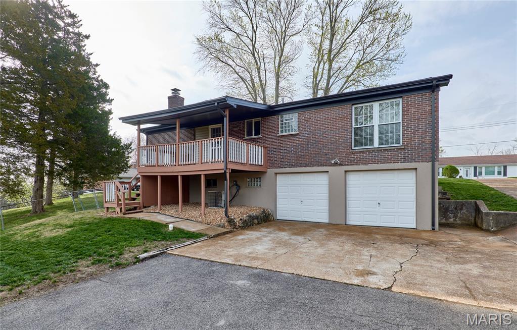 17 Ridgemoor Drive, Fenton, MO, 63026