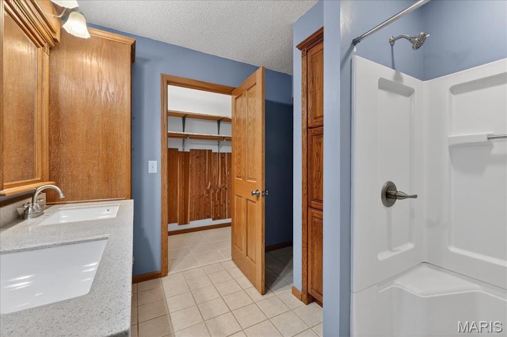 943 Meadowview Lane, Columbia, IL, 62236-1057