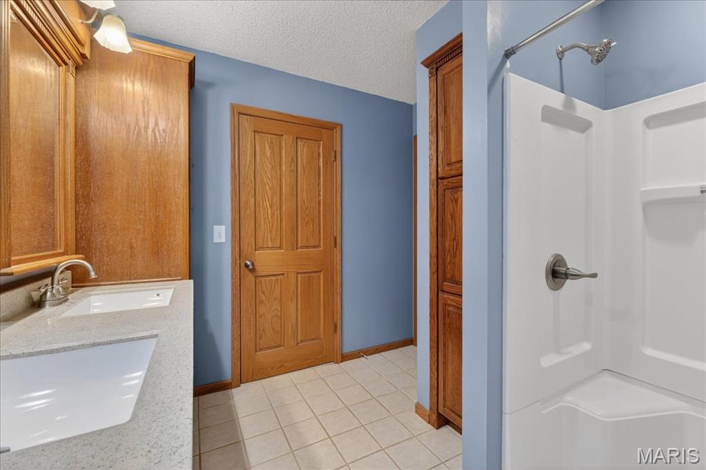 943 Meadowview Lane, Columbia, IL, 62236-1057