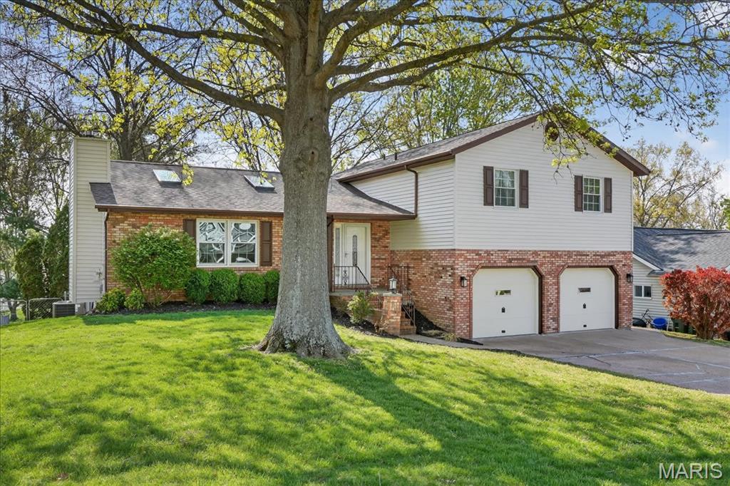 943 Meadowview Lane, Columbia, IL, 62236-1057