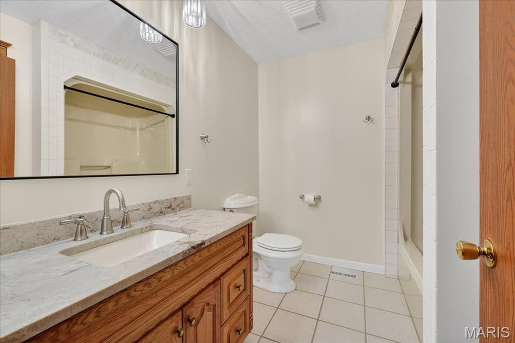 943 Meadowview Lane, Columbia, IL, 62236-1057