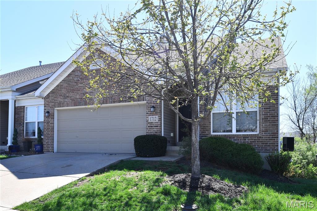 1712 Preston Centre Drive, Fenton, MO, 63026-6610