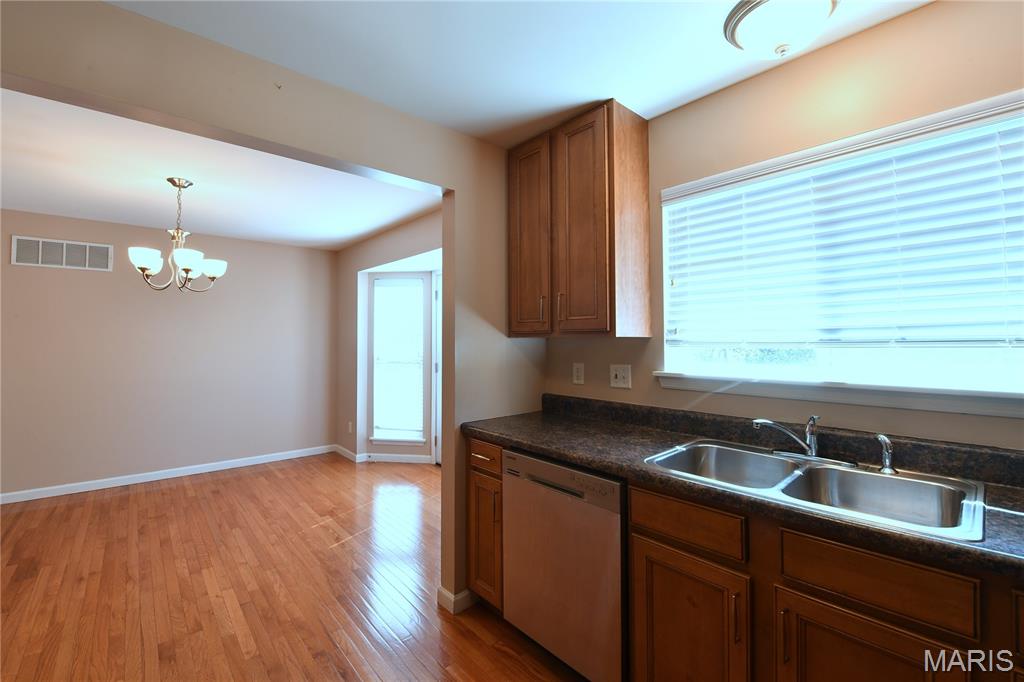 1712 Preston Centre Drive, Fenton, MO, 63026-6610