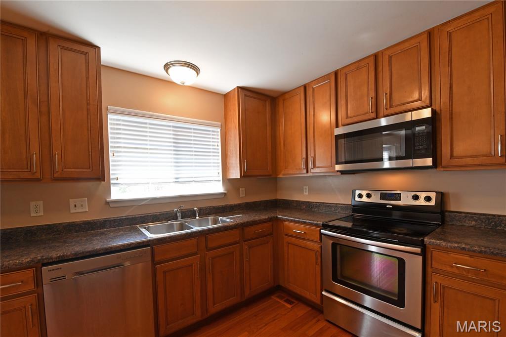 1712 Preston Centre Drive, Fenton, MO, 63026-6610