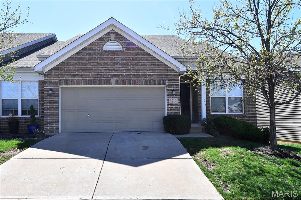 1712 Preston Centre Drive, Fenton, MO, 63026-6610