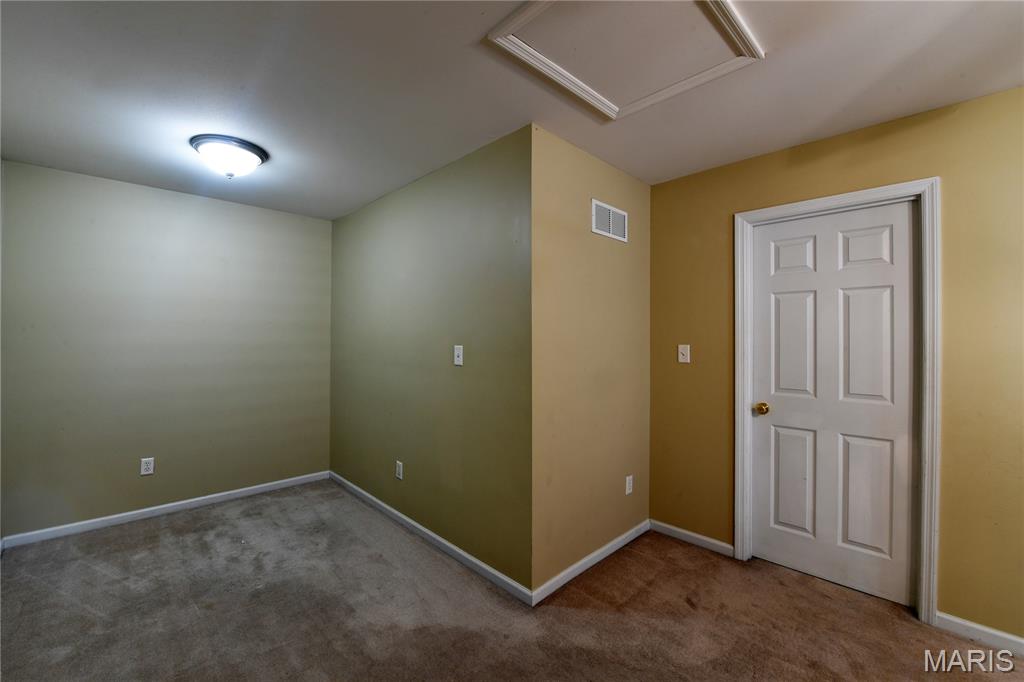 1712 Preston Centre Drive, Fenton, MO, 63026-6610