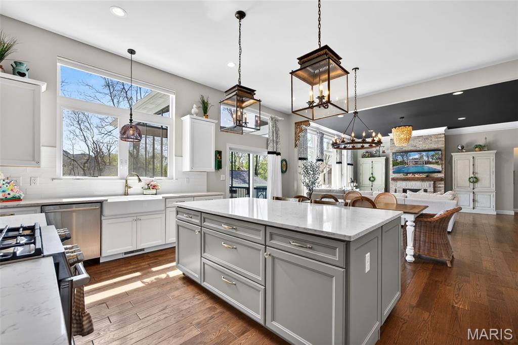 6106 Knights Table Court, St Charles, MO, 63304-7548